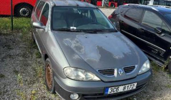 Autovraky míří do veřejné dražby