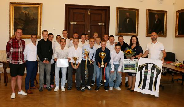 Úspěšným fotbalistům gratulovala primátorka