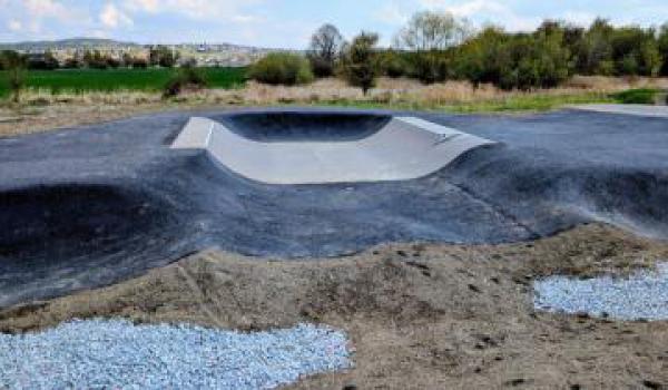 Na Složišti je nový dětský pumptrack. Hotový byl dříve, než se plánovalo