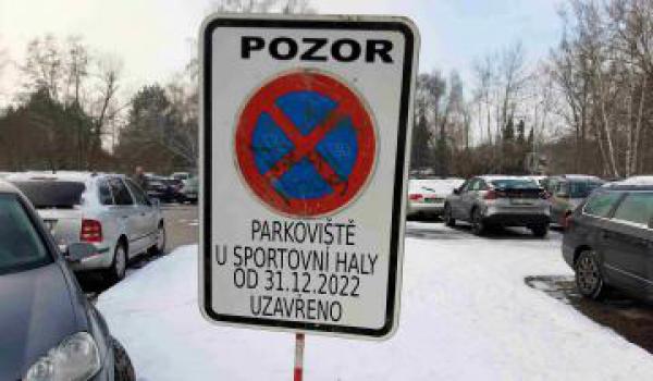 Výstavba parkovacího domu uzavře parkoviště