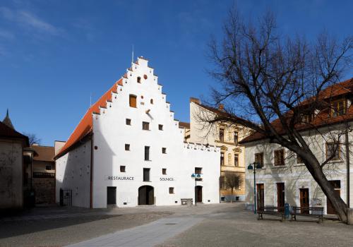 Budova historické solnice, Piaristické náměstí