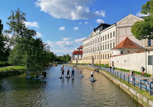 Slepé rameno Malše, Sokolský ostrov, gymnázium Česká