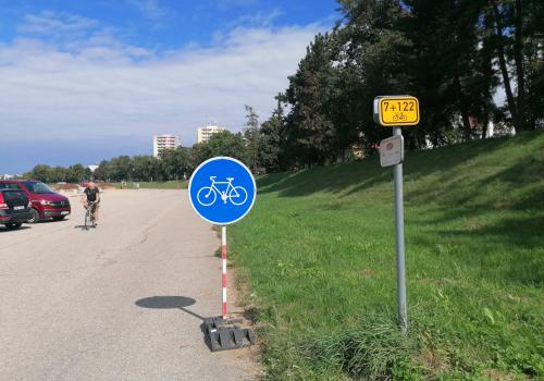 Cyklostezka podél Vltavy na Hlubokou